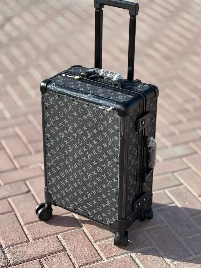Valise Rigide Noire Monogram – Format Voyage Premium