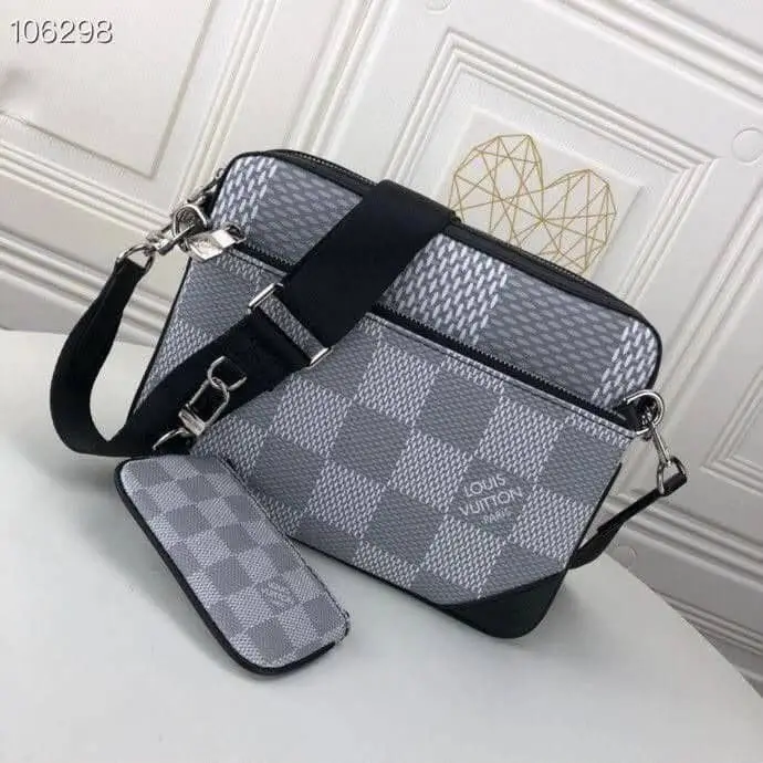 Sac Bandoulière Damier Gris – Format Compact Premium