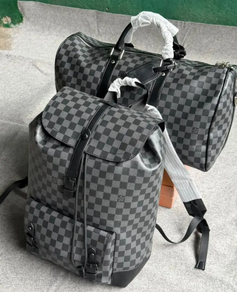 Ensemble voyage damier gris & noir – Sac à dos + sac de voyage